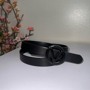 VALENTINO “V” belt size small in black